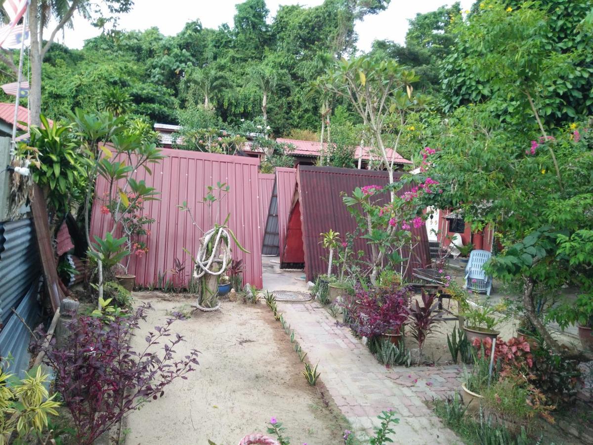 מלון קמפונג טלוק ניפה Nazri Nipah Camp Pangkor מראה חיצוני תמונה