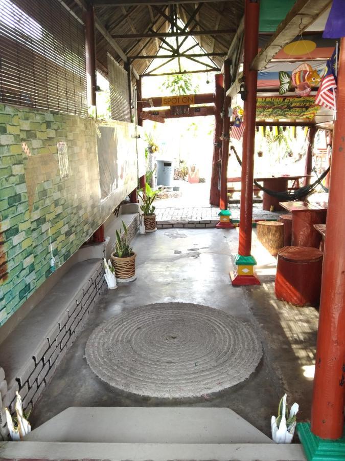 מלון קמפונג טלוק ניפה Nazri Nipah Camp Pangkor מראה חיצוני תמונה