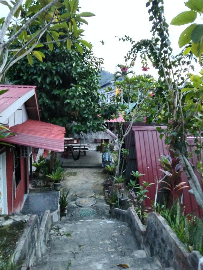 מלון קמפונג טלוק ניפה Nazri Nipah Camp Pangkor מראה חיצוני תמונה