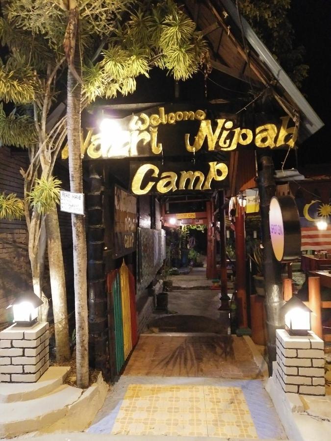 מלון קמפונג טלוק ניפה Nazri Nipah Camp Pangkor מראה חיצוני תמונה