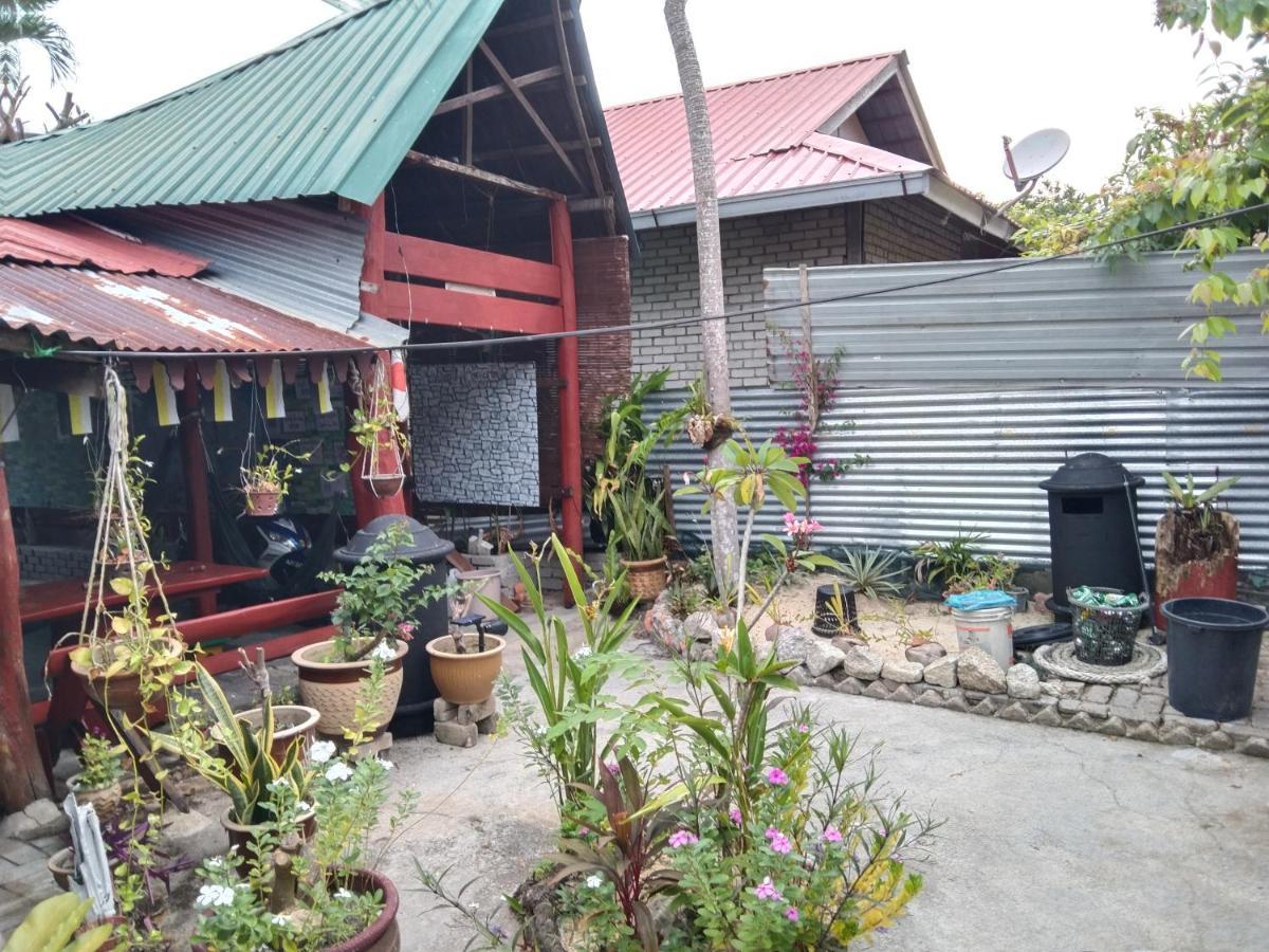 מלון קמפונג טלוק ניפה Nazri Nipah Camp Pangkor מראה חיצוני תמונה