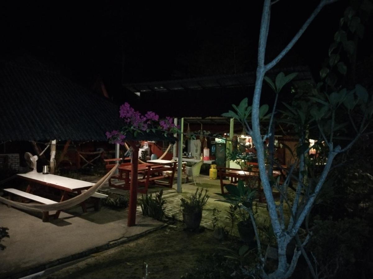 מלון קמפונג טלוק ניפה Nazri Nipah Camp Pangkor מראה חיצוני תמונה