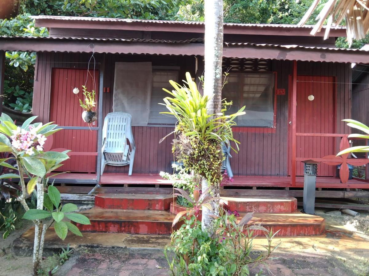 מלון קמפונג טלוק ניפה Nazri Nipah Camp Pangkor מראה חיצוני תמונה