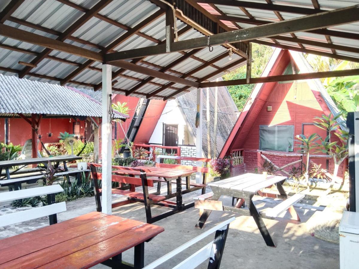 מלון קמפונג טלוק ניפה Nazri Nipah Camp Pangkor מראה חיצוני תמונה