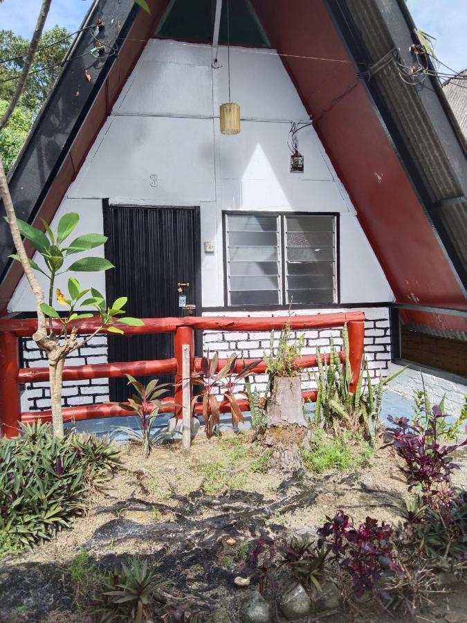 מלון קמפונג טלוק ניפה Nazri Nipah Camp Pangkor מראה חיצוני תמונה