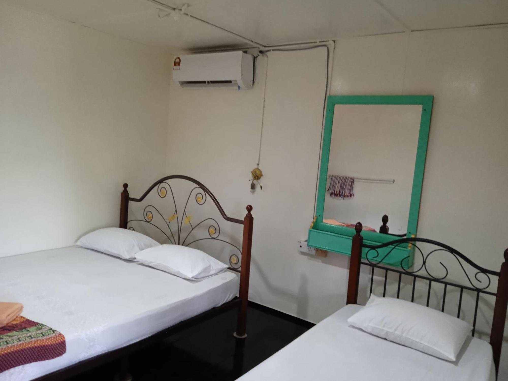 מלון קמפונג טלוק ניפה Nazri Nipah Camp Pangkor חדר תמונה
